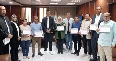 توزيع شهادات البرنامج الدولي لعلوم الحاسب والإنترنت لطلاب ومعلمي سوهاج