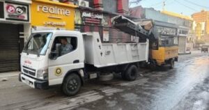 توسيع الطرق بالمدن والقرى في الدقهلية لتيسير حركة الناس.