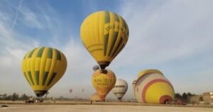 توقف رحلات البالون بالأقصر بسبب الرياح القوية والتغيرات الجوية توقف رحلات البالون بالأقصر بسبب الرياح القوية والتغيرات الجوية