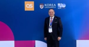 جامعة دمياط تساهم في تشكيل مستقبل التعليم العالي بمؤتمر QS العالمي في سيول