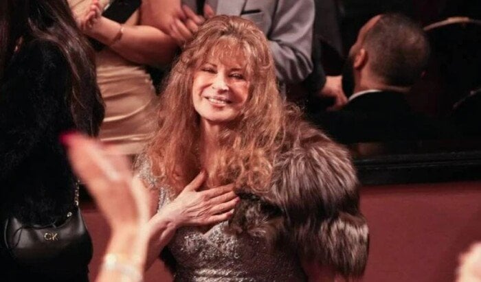 ترحيب جماهيري كبير بـ «نيللي» بعد ظهورها اللافت بختام مهرجان القاهرة السينمائي