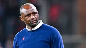 جنوى يعلن إقالة باتريك فييرا بعد نتائج مخيبة للآمال في الدوري