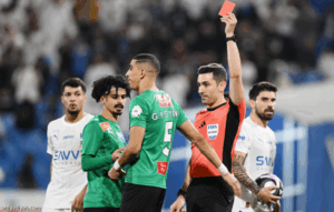 حالات الطرد في مباراة الهلال والنجمة تحظى بتأييد تحكيمي قوي