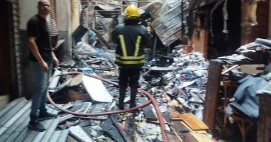 حريق هائل في المنشية بالإسكندرية يتسبب بخسائر لـ12 محلا.
