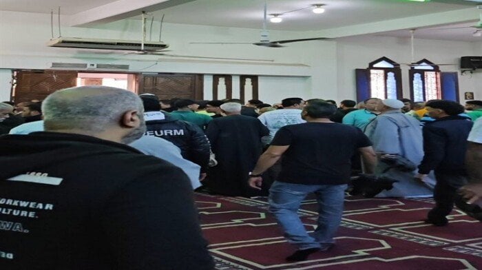 وداع مهيب.. حشد كبير يؤدي صلاة الجنازة على إسماعيل الليثي في مسجد ناصر بإمبابة