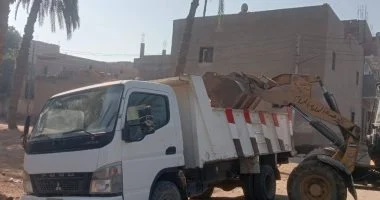حملة كبرى تزيل 140 طن مخلفات من قرية الحمام بأبنوب