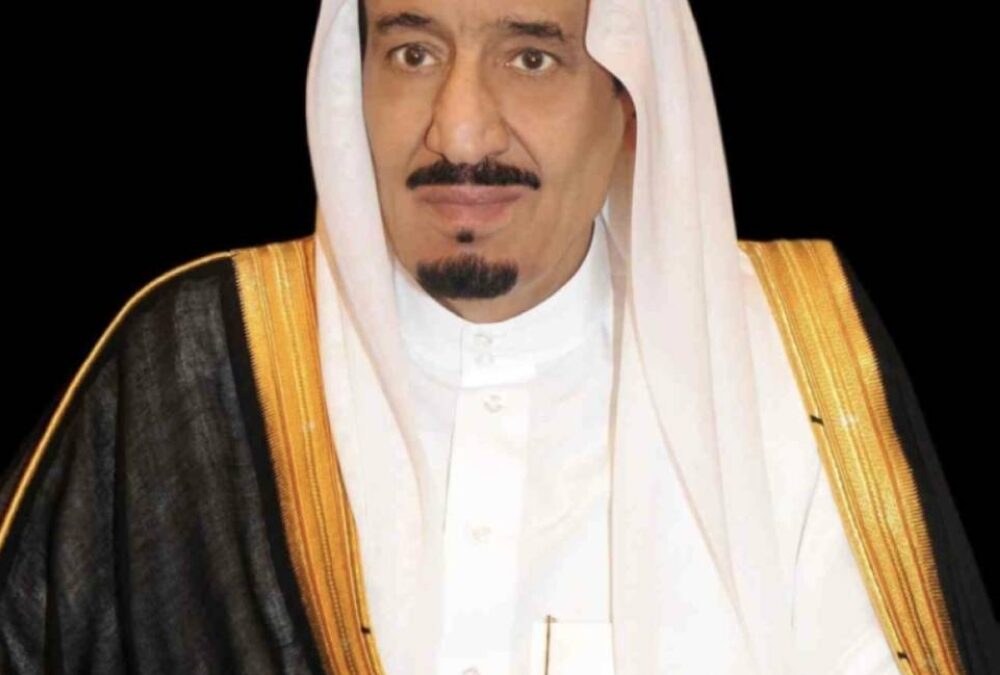 خادم الحرمين الشريفين يدعو إلى صلاة الاستسقاء غداً الخميس تلبيةً لاحتياجات البلاد