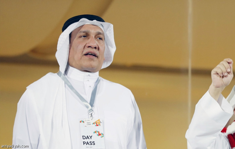 خوقير يؤكد استمرار عباس وجهازه في قيادة الفريق الأول