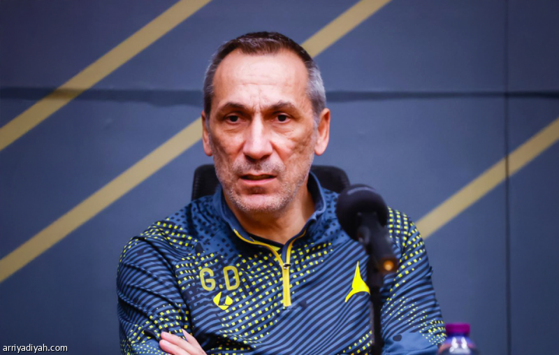 دونيس يؤكد جاهزية الخليج لمواجهة النصر في دوري روشن السعودي