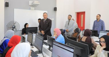 رئيس جامعة المنصورة الجديدة يتابع اختبارات منتصف الفصل الدراسي الأول