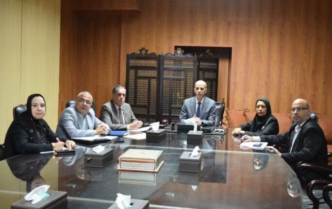 رئيس جامعة بني سويف يرأس اجتماع مركز الانتاج والخدمات الطلابية