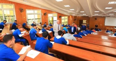 رئيس جامعة كفر الشيخ يتابع امتحانات منتصف الفصل بالجامعة الأهلية