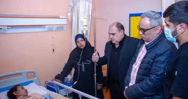 رئيس قصور الثقافة يراقب حالة الطلاب المصابين بحادث طريق إسنا