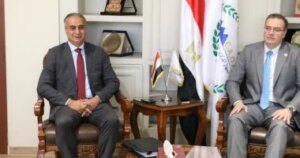 رئيسا "التنظيم والإدارة" و"حماية المستهلك" يبحثان تعزيز التعاون المشترك