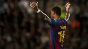 راشفورد والانتقال المحتمل لبرشلونة مفاجآت في تفاصيل العقد الجديد حتى 2030 راشفورد والانتقال المحتمل لبرشلونة مفاجآت في تفاصيل العقد الجديد حتى 2030