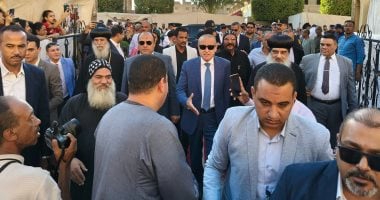 زيارة محافظ الأقصر وقيادات الأمن لدير مارجرجس لتهنئة الأقباط