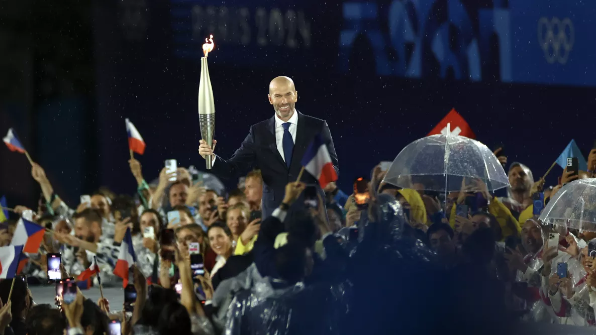 زيدان يقترب من قيادة المنتخب الفرنسي بعد كأس العالم القادم