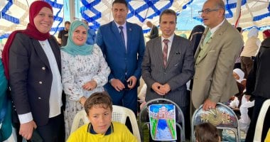 زينة شواطئ بلطيم برسومات الطلاب تعزز العلاقات المصرية الهندية