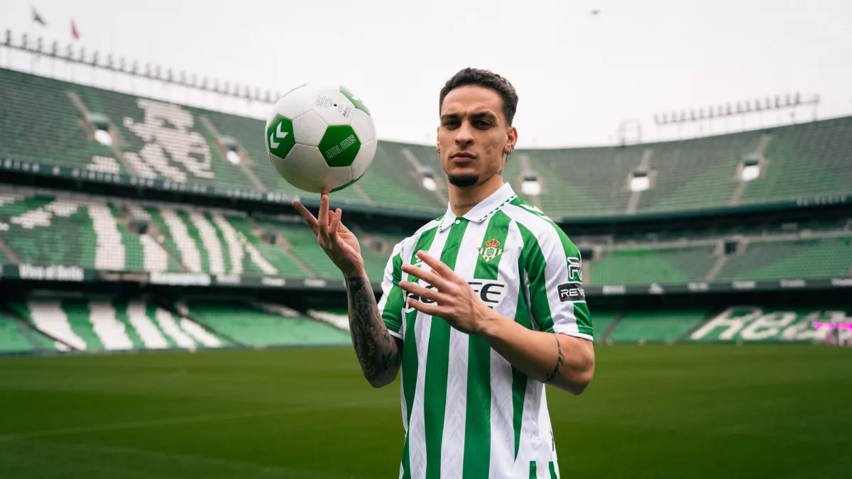 ساحر السامبا يحطم قيود الشياطين ويعود للرقص بقوة جديدة