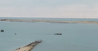 سحب منخفضة ومتوسطة تغطي الإسكندرية مع أمطار خفيفة متفرقة