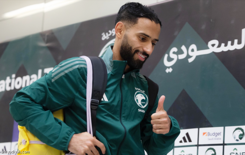 سلطان مندش يعود للعب مع المنتخب السعودي بعد غياب طويل
