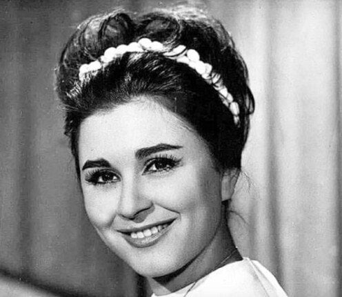 لم يكن انتحارا.. سميرة أحمد تتهم نادية يسري بقتل السندريلا «سعاد حسني»