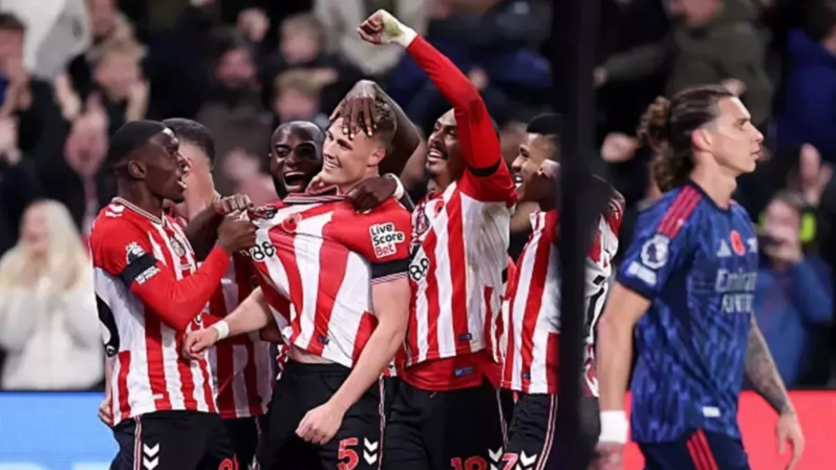 سندرلاند يتفوق على أرسنال ويعيد المدافع إلى البداية من جديد