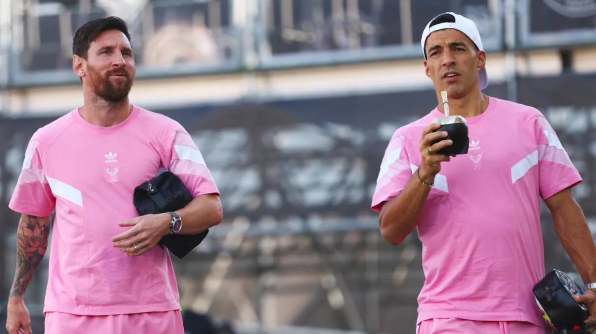 سواريز يدخل أصدقاء ميسي في متاعب جديدة بأحداث غير متوقعة