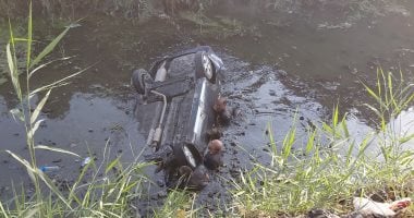 سيارة ملاكي تنقلب في مصرف ببني سويف وإصابة ثلاثة أشخاص