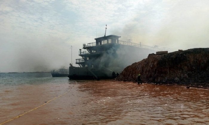 السيطرة على حريق محدود بباخرة سياحية خالية من الركاب في أسوان