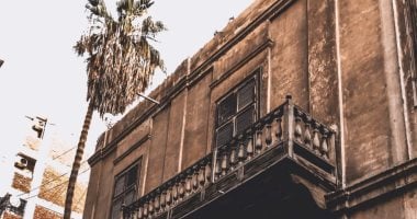 شارع المختلط يعد ذاكرة معمارية وتاريخية تميز مدينة المنصورة في صور.