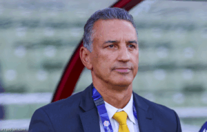 شاموسكا يتوج أفضل مدرب في دوري روشن السعودي 2025