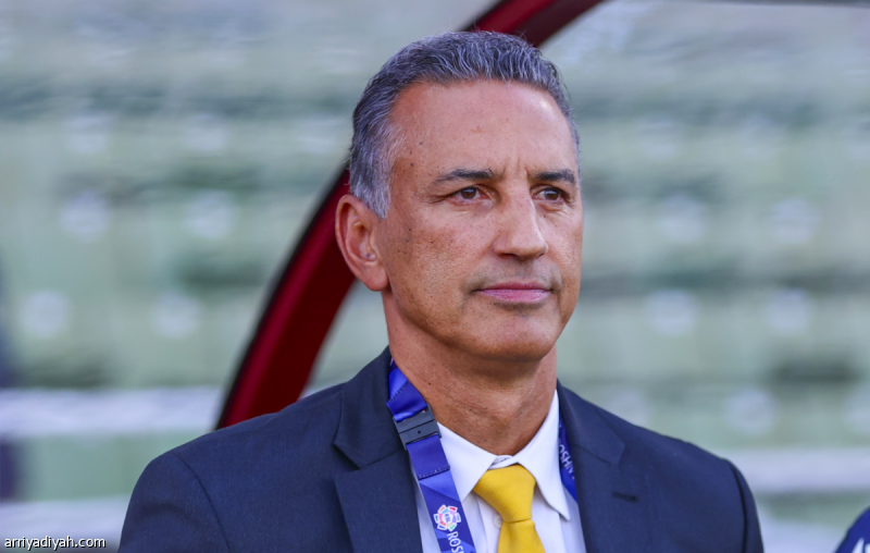 شاموسكا يتوج أفضل مدرب في دوري روشن السعودي 2025