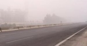 شبورة تغطي سماء القليوبية وتحذيرات مرورية لتجنب الحوادث بالفيديو