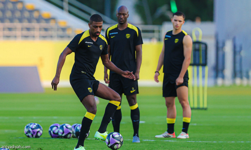 شراحيلي يعود للاتحاد بعد أربعة أسابيع لتعزيز صفوف الفريق