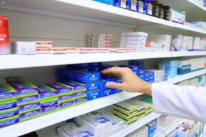 صدمة في القطاع الصحي: %52 من الصيادلة في البلاد يحملون جنسيات أجنبية