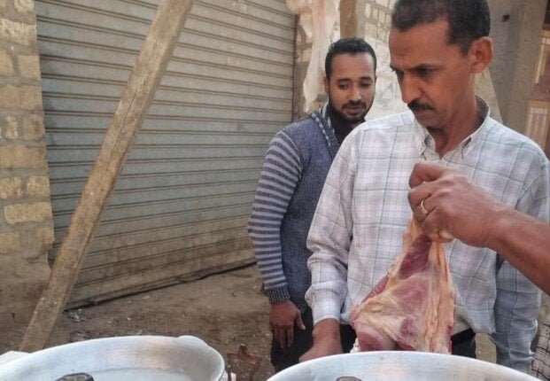 208 مخالفة في الأسواق.. المنيا تضبط سلعًا مجهولة المصدر ولحومًا مذبوحة خارج المجازر