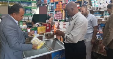 ضبط عصائر وألبان فاسدة مع 2.5 طن دقيق مدعم بحملة تموينية بالإسماعيلية