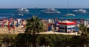 طقس رائع ودرجات حرارة معتدلة مع سماء صافية في الغردقة طقس رائع ودرجات حرارة معتدلة مع سماء صافية في الغردقة