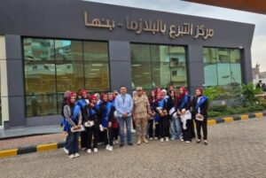 طلاب جامعة بنها يتفقدون مركز التبرع بالبلازما ببنها