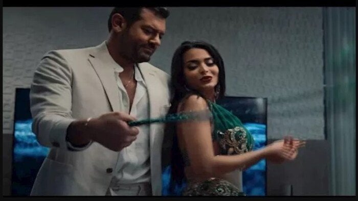 «عجب الناس أوي».. عمرو يوسف يشيد بـ فيلم «السلم والثعبان 2»