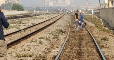 فرق الصيانة في السكة الحديد تنفذ أعمال صيانة القضبان بشبرا الخيمة