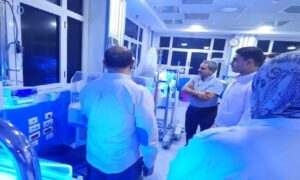 في منتصف الليل.. فريق الطب العلاجي بصحة البحيرة يُفاجئ مستشفى غرب النوبارية