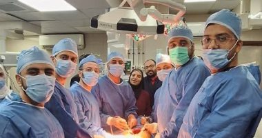 فريق طبي بجامعة بني سويف ينقذ مريض بعد إصابته بطعنتين.