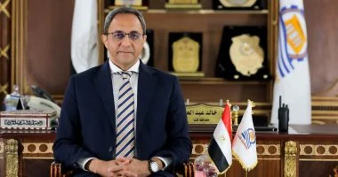 قناة تنهي تجهيزاتها لبث حفل افتتاح المتحف المصري الكبير في الساحات العامة