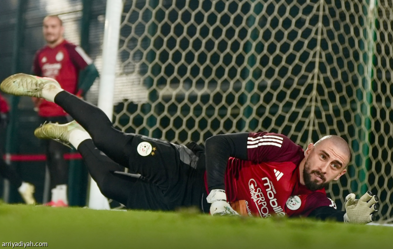 قندوز يسعى لرفض هدف ثالث أمام سالم الدوسري في مواجهة مثيرة