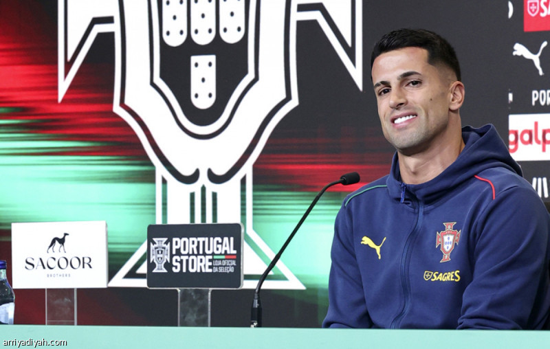 كانسيلو يؤكد تطور الدوري السعودي ورغبته في العودة لبنفيكا