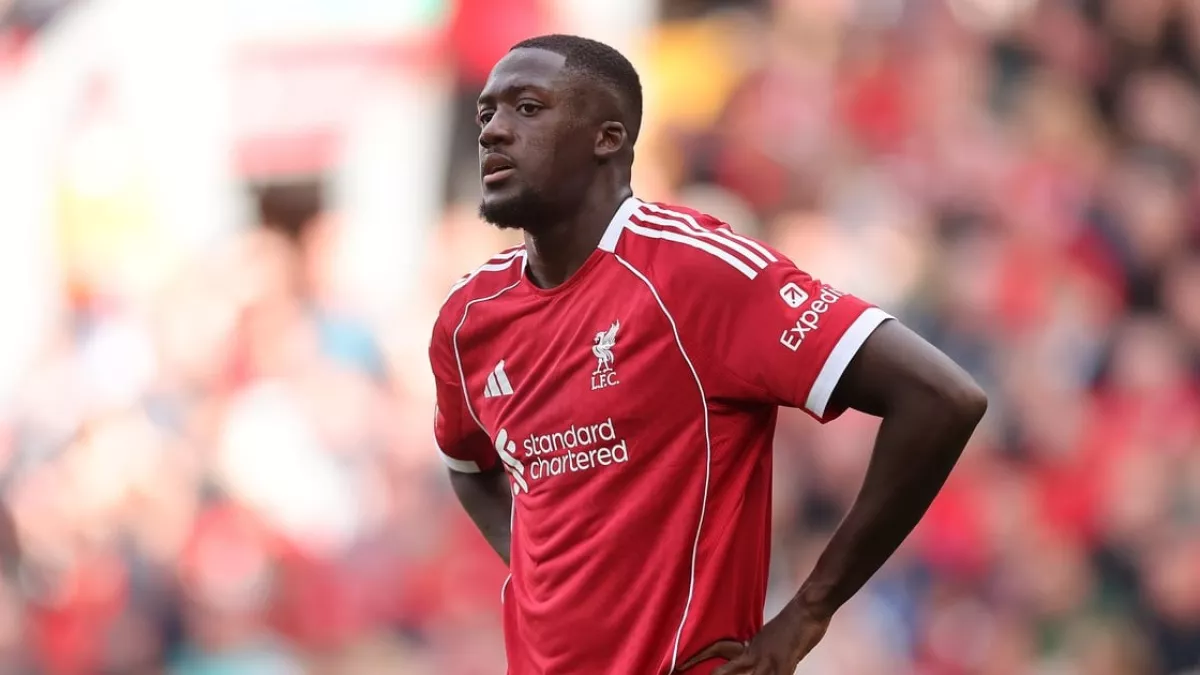 ليفربول يتمسك بكوناتي في صراع مع ريال مدريد لحماية المدافع الفرنسي