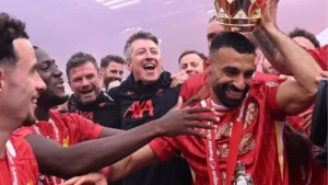 ليفربول يحتفل بالفرعون المصري بعد انتصاره على الملكي الإسباني