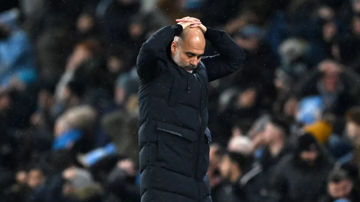 مانشستر سيتي يتابع مباراة أرسنال ويكشف بيب عن أمله الكبير